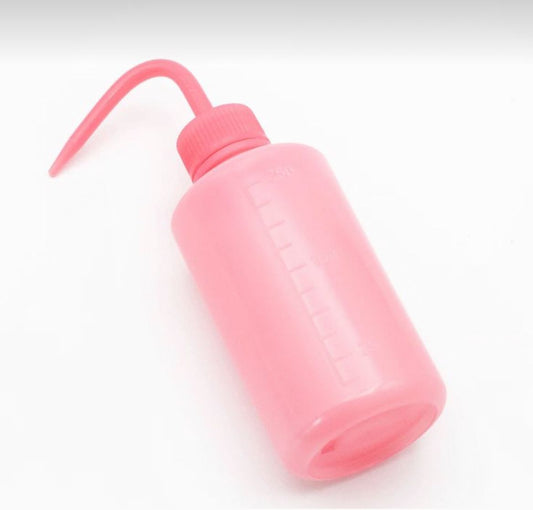 Squeeze Wash Bottle – Durable, Flexible, and Easy to Use